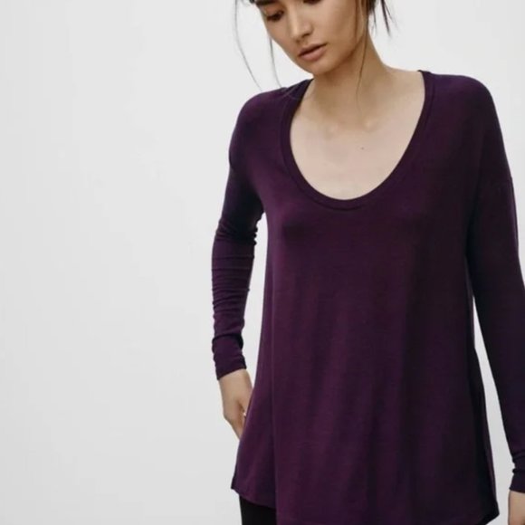 Aritzia Talula Bethwin Long Sleeve Tee Burgandy Medium - Picture 1 of 4